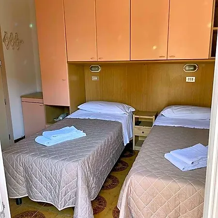 Adler Szálloda 3*