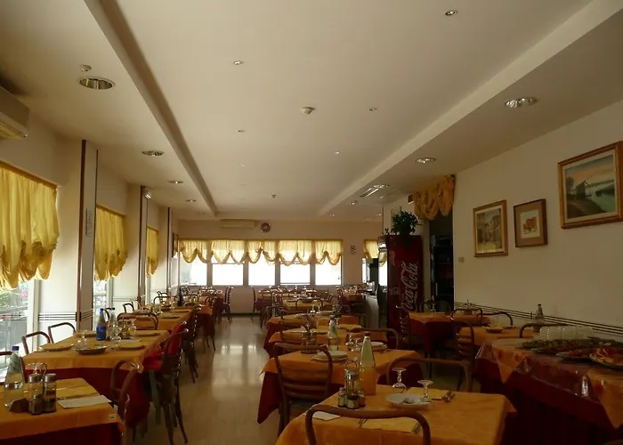 Adler 3* רימיני