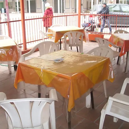 阿德勒酒店 里米尼